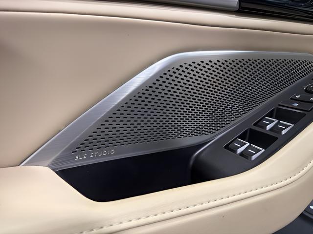 used 2023 Acura MDX car, priced at $43,299
