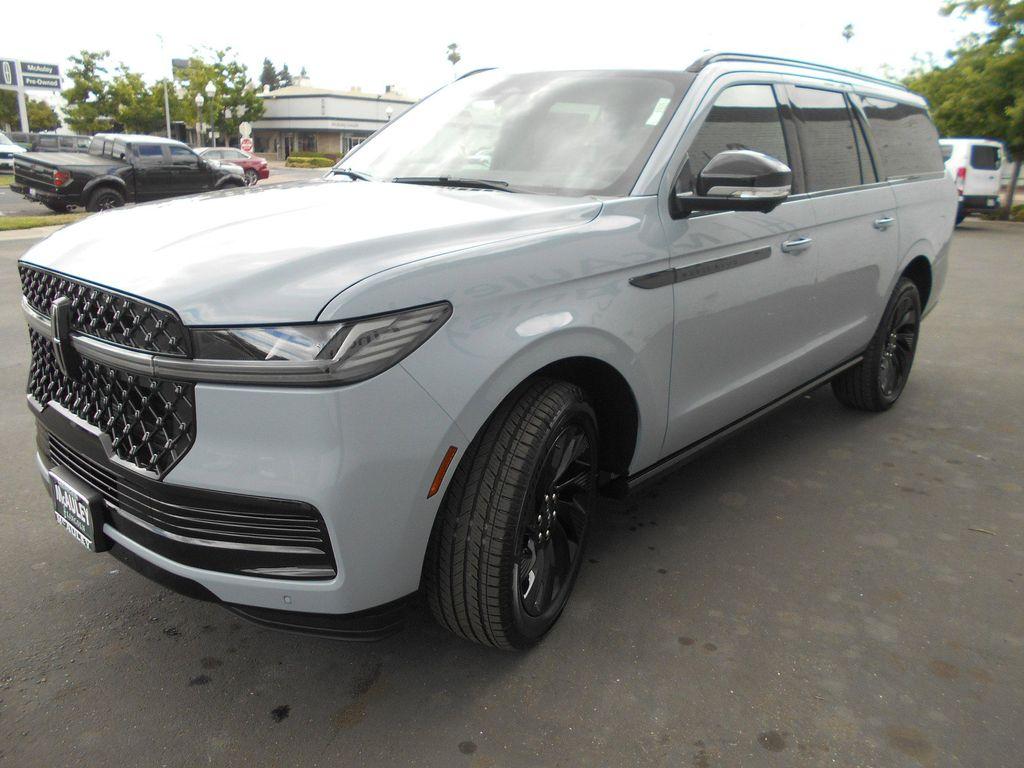 new 2026 Lincoln Navigator car, priced at $115,885