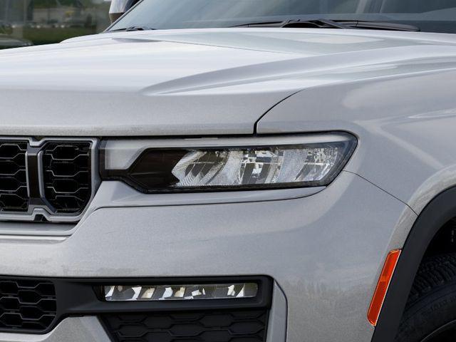 new 2026 Jeep Grand Cherokee car, priced at $48,580