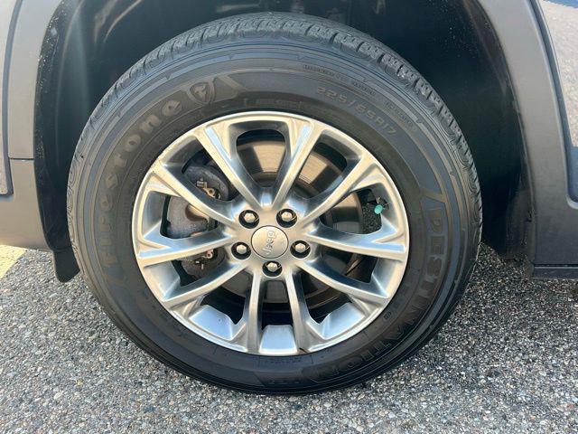 used 2020 Jeep Cherokee car, priced at $19,497