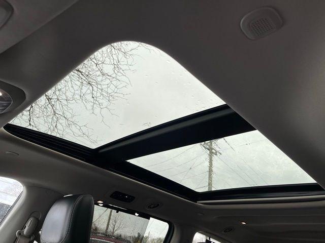 used 2023 Chrysler Pacifica car, priced at $27,798