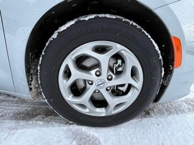 used 2023 Chrysler Pacifica car, priced at $27,798