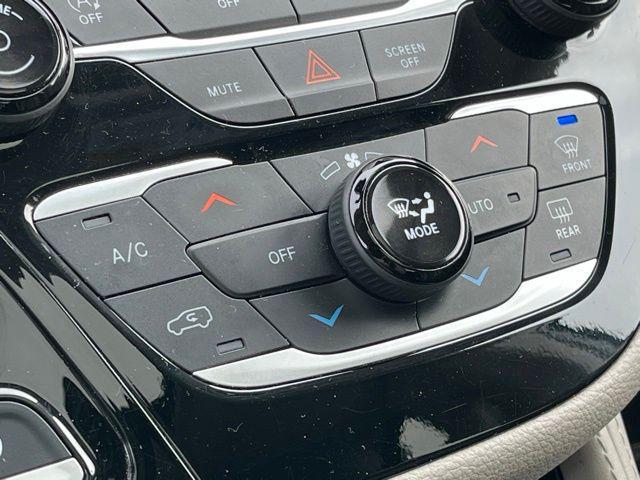 used 2023 Chrysler Pacifica car, priced at $27,798