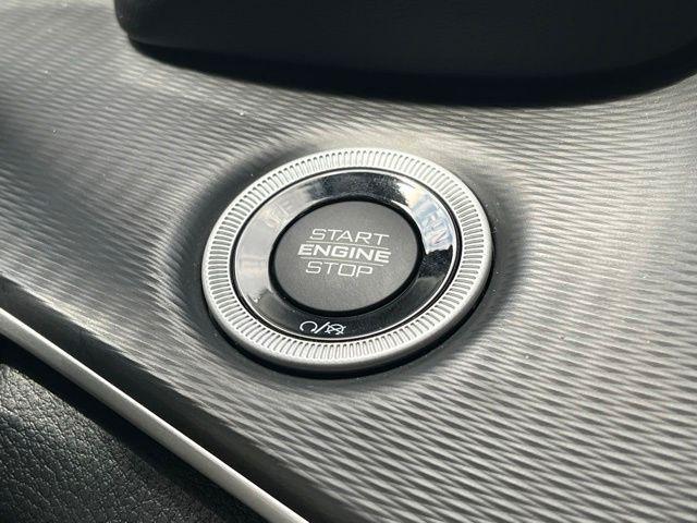 used 2023 Jeep Grand Cherokee car, priced at $32,998
