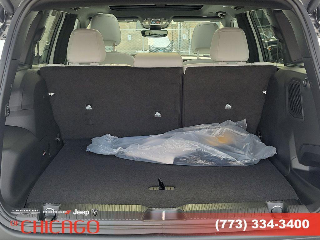 new 2026 Jeep Cherokee car, priced at $42,994