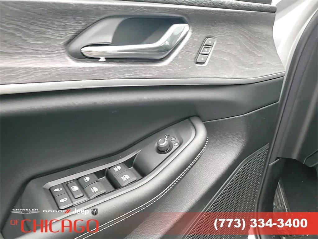 used 2025 Jeep Grand Cherokee car, priced at $41,000