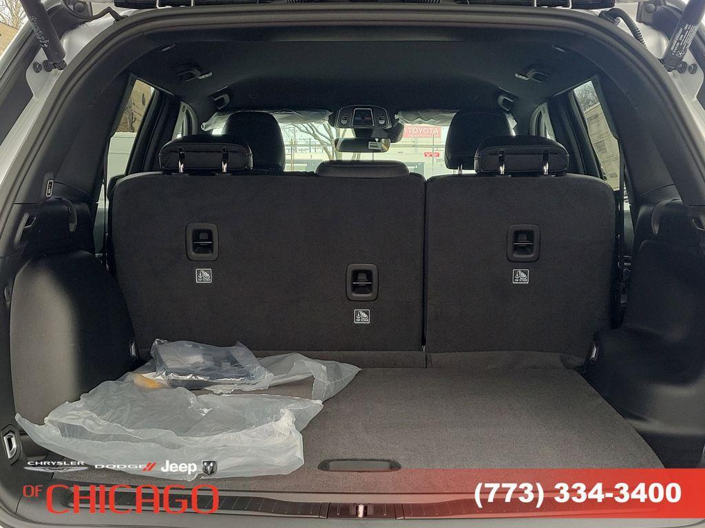 new 2026 Jeep Grand Cherokee car, priced at $41,950