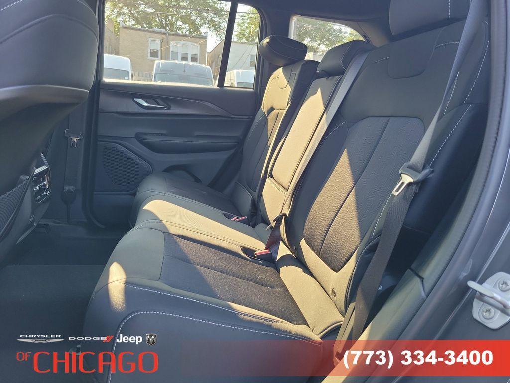 new 2025 Jeep Grand Cherokee car, priced at $34,170