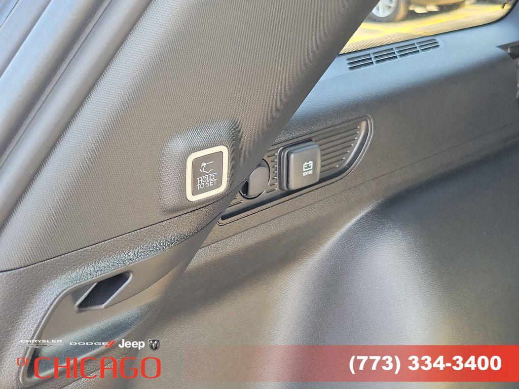 new 2025 Jeep Grand Cherokee car, priced at $34,170