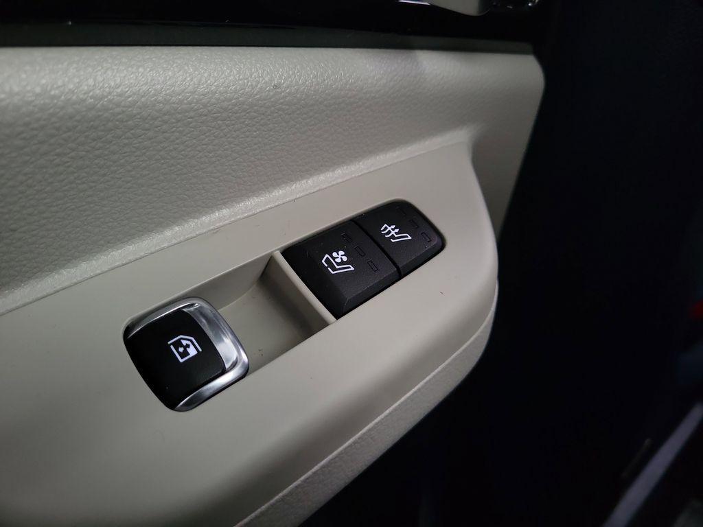 used 2025 Kia Carnival car, priced at $42,000