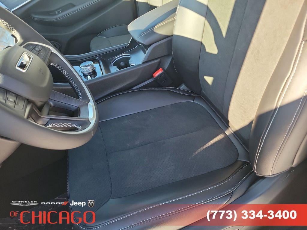 new 2026 Jeep Grand Cherokee car, priced at $44,724