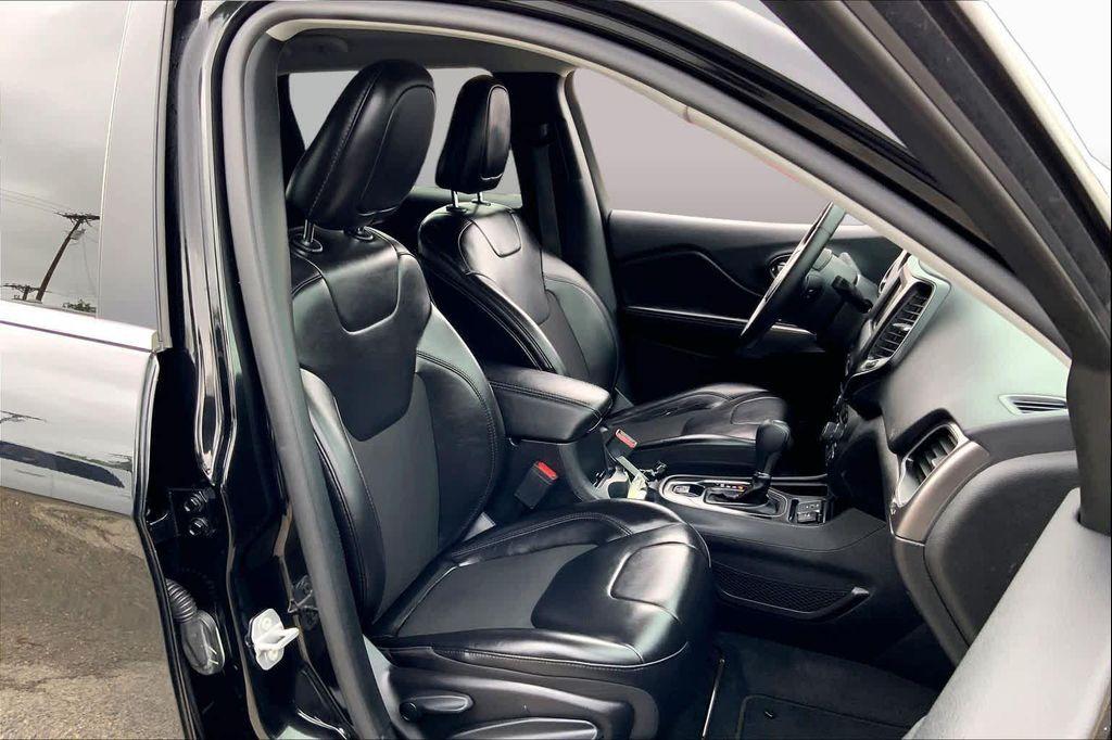 used 2020 Jeep Cherokee car, priced at $17,220