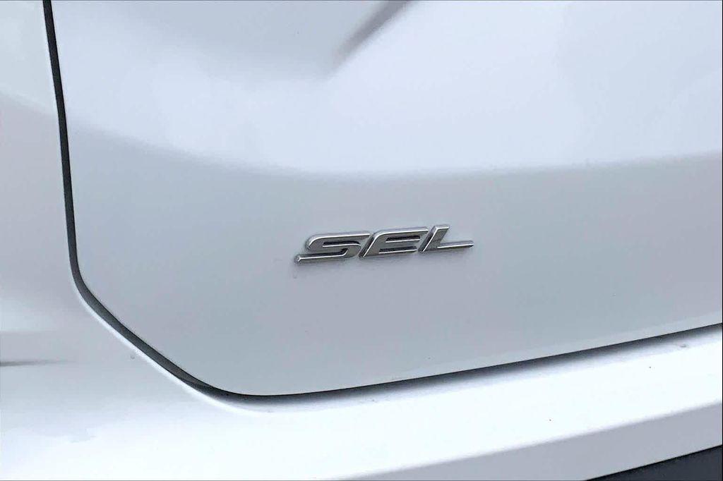 used 2022 Ford Edge car, priced at $19,633