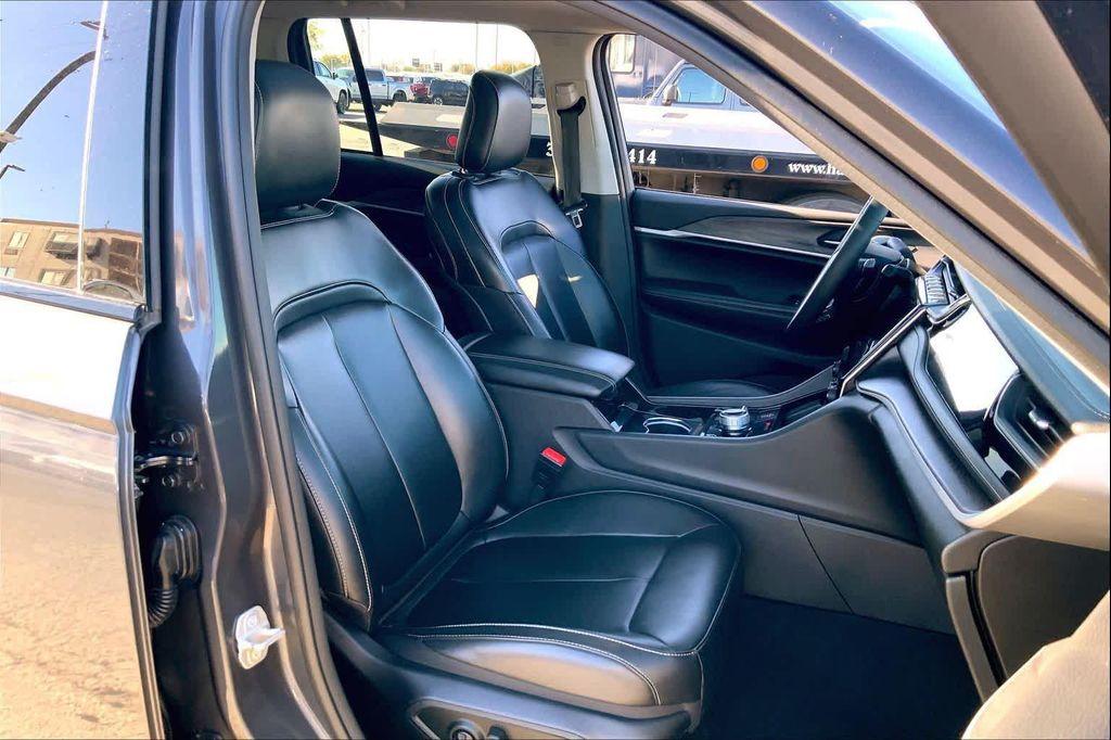 used 2023 Jeep Grand Cherokee 4xe car, priced at $22,756