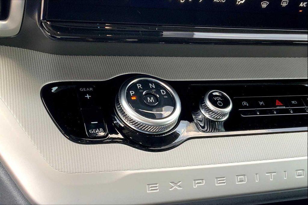 new 2025 Ford Expedition car, priced at $64,989