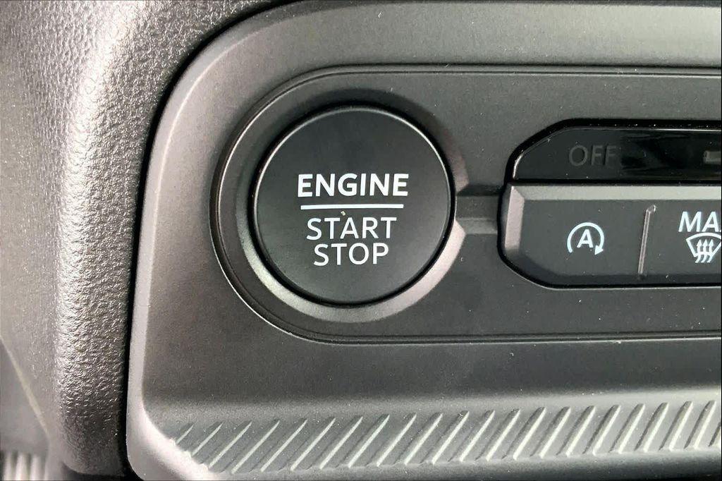 new 2025 Ford Bronco Sport car, priced at $31,665