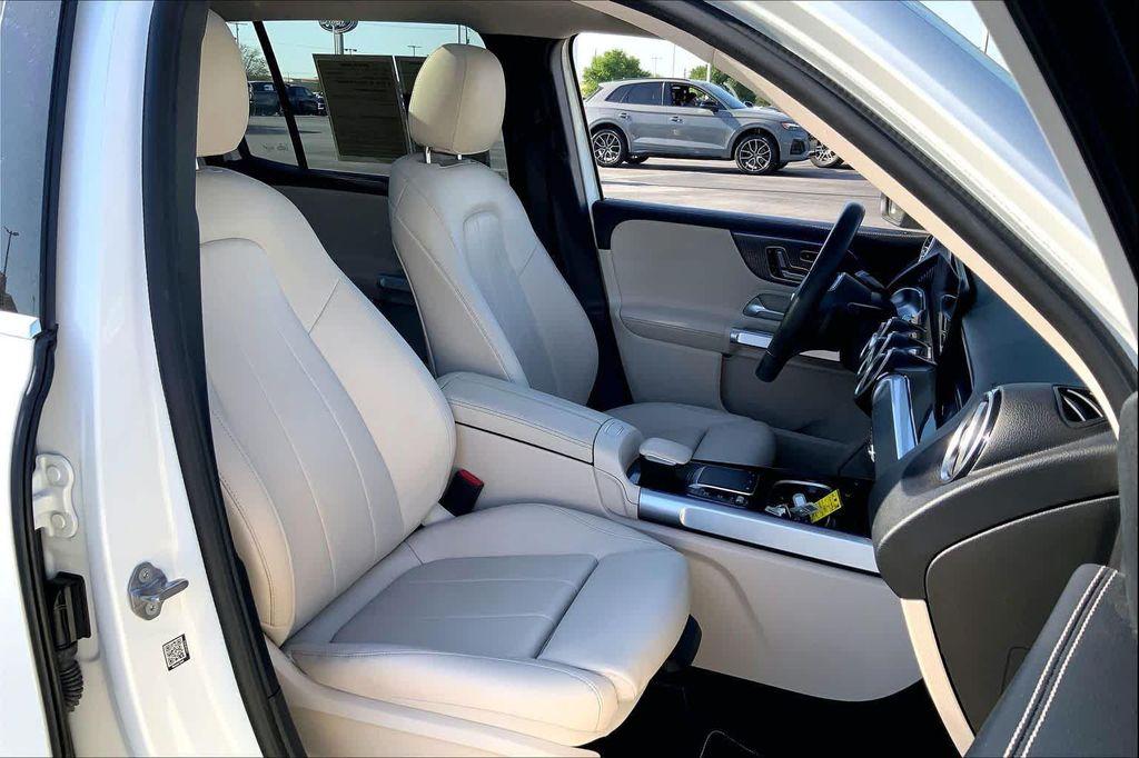 used 2021 Mercedes-Benz GLB 250 car, priced at $19,888