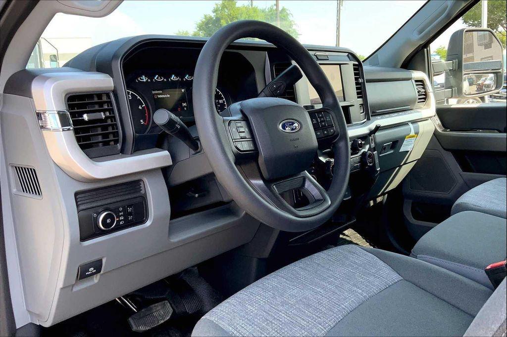 new 2025 Ford F-450 car, priced at $65,345