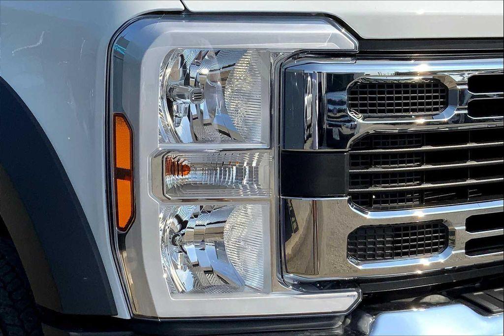 new 2025 Ford F-450 car, priced at $65,345