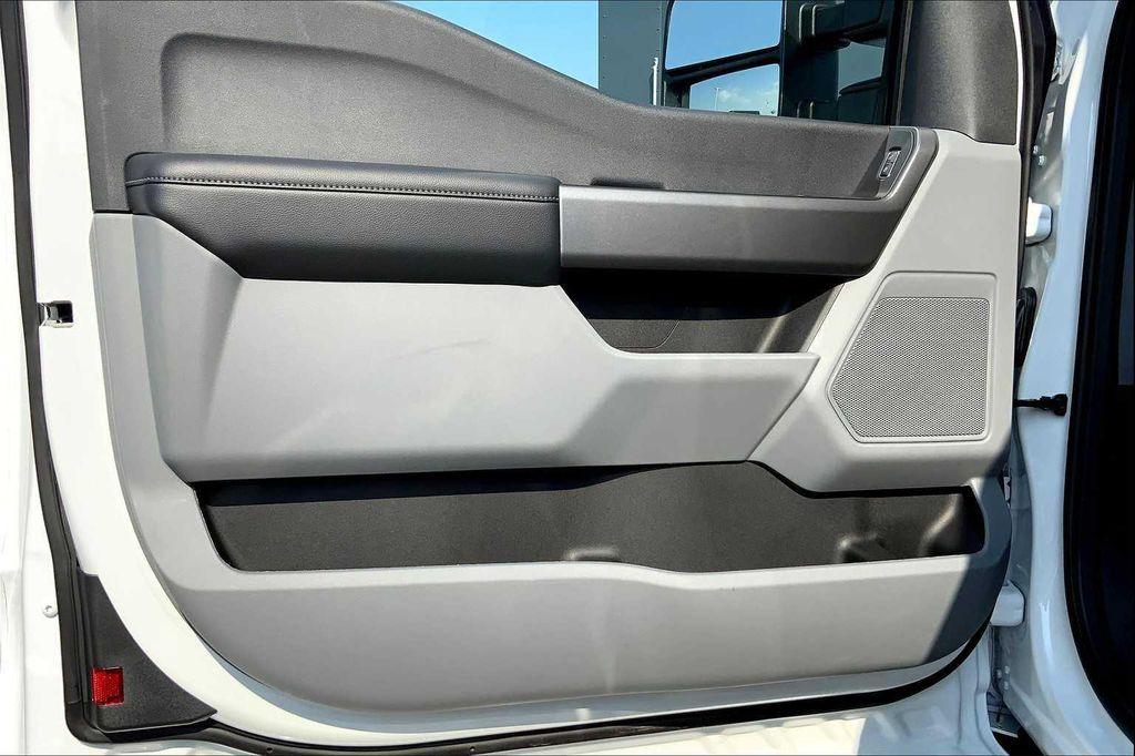 new 2025 Ford F-450 car, priced at $65,345