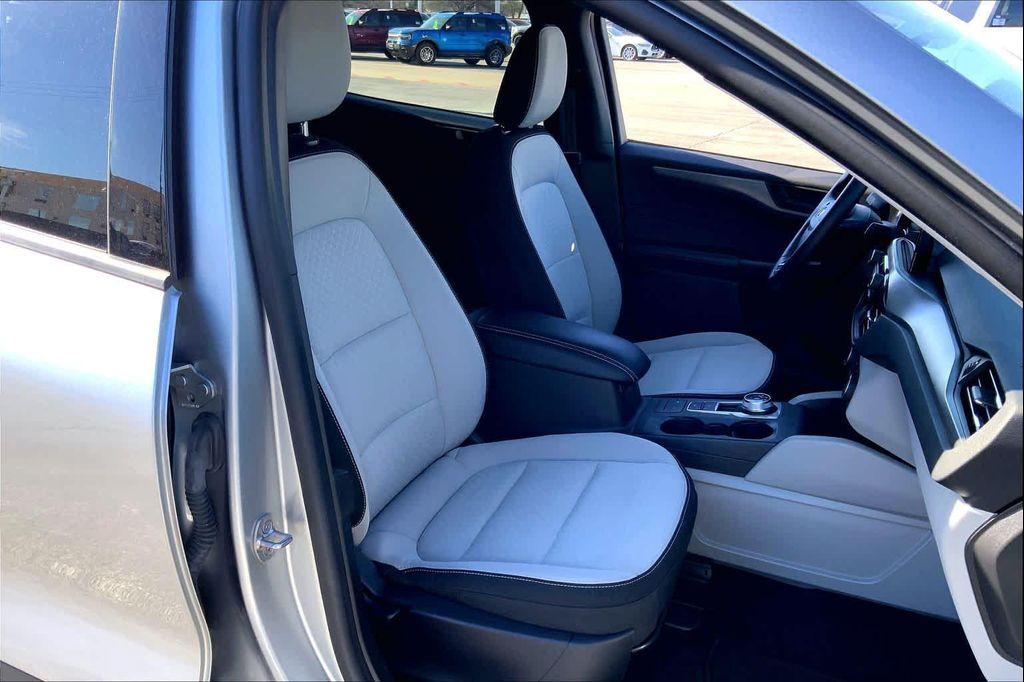 used 2024 Ford Escape car, priced at $19,996