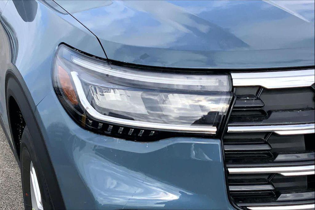 new 2026 Ford Explorer car, priced at $40,069