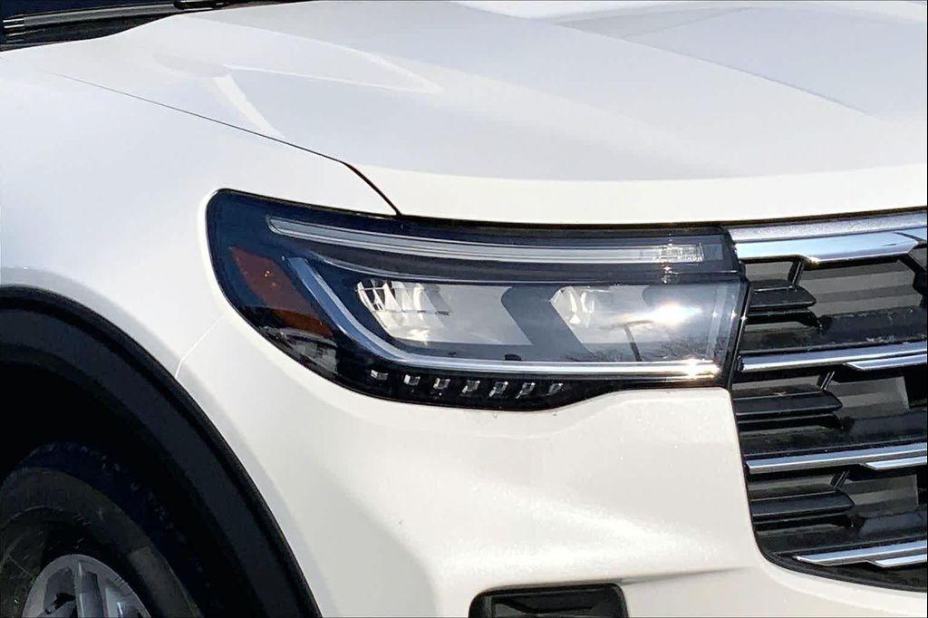 new 2026 Ford Explorer car, priced at $40,952