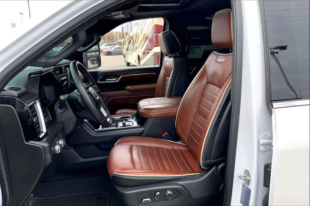 used 2025 GMC Sierra 2500 car, priced at $77,549