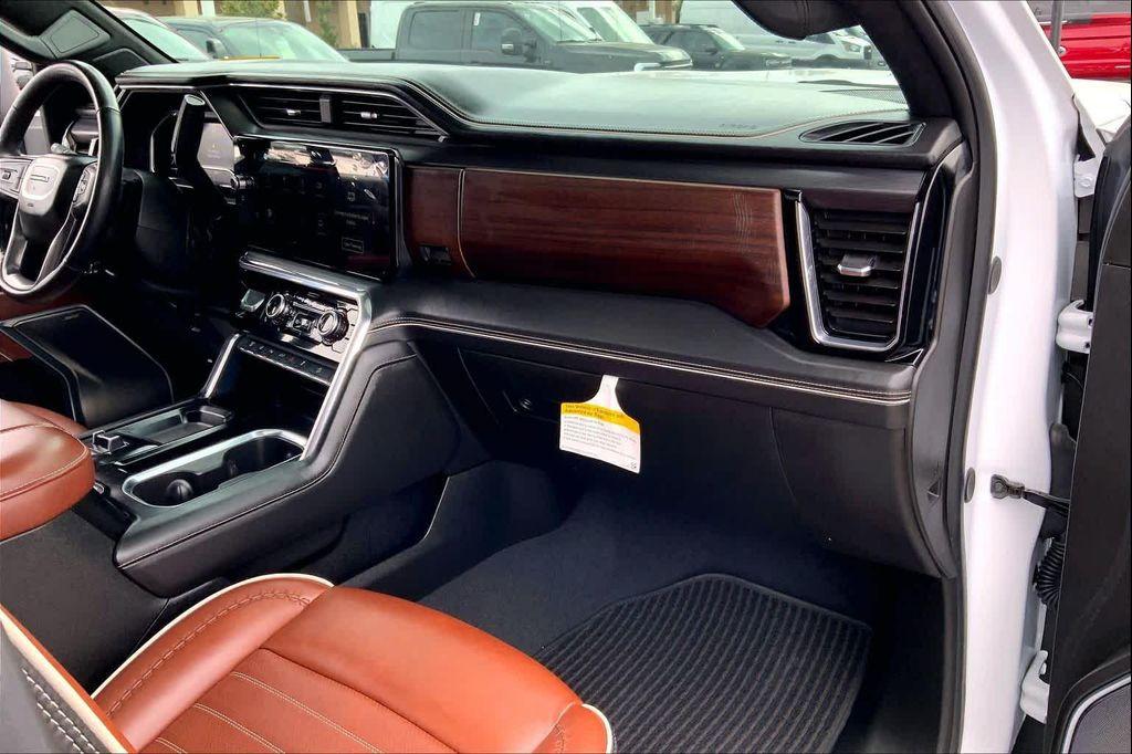 used 2025 GMC Sierra 2500 car, priced at $77,549