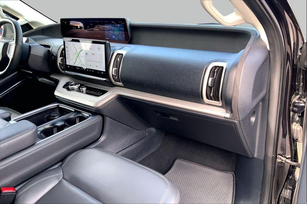used 2026 Ford Expedition car, priced at $59,220