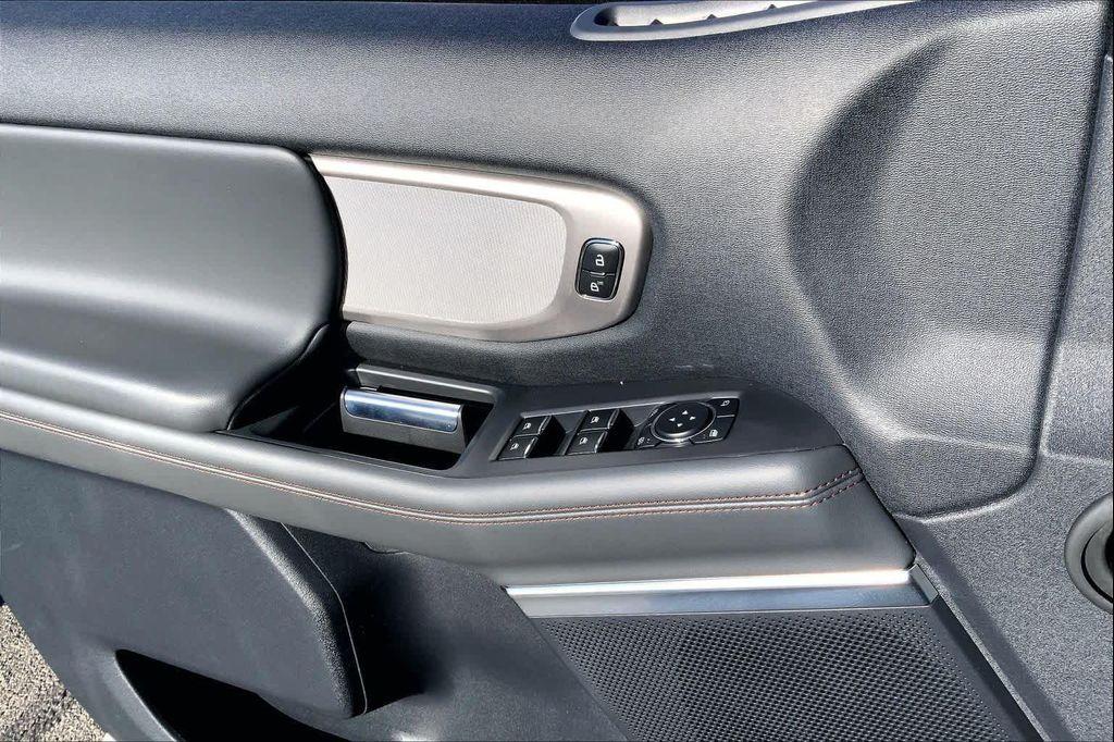 new 2025 Ford Expedition car, priced at $65,674