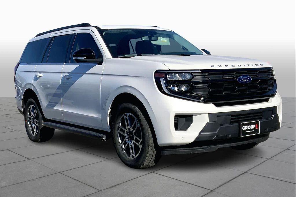 new 2025 Ford Expedition car, priced at $65,674