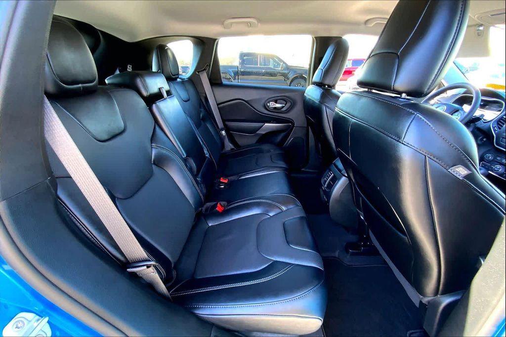 used 2022 Jeep Cherokee car, priced at $21,199