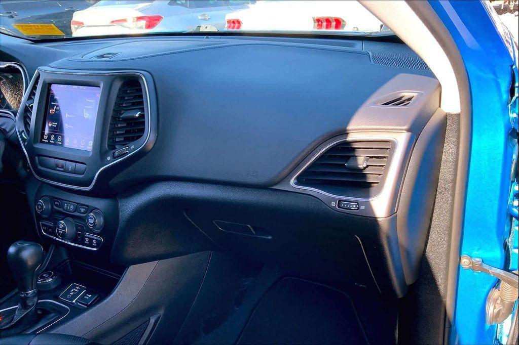 used 2022 Jeep Cherokee car, priced at $21,199