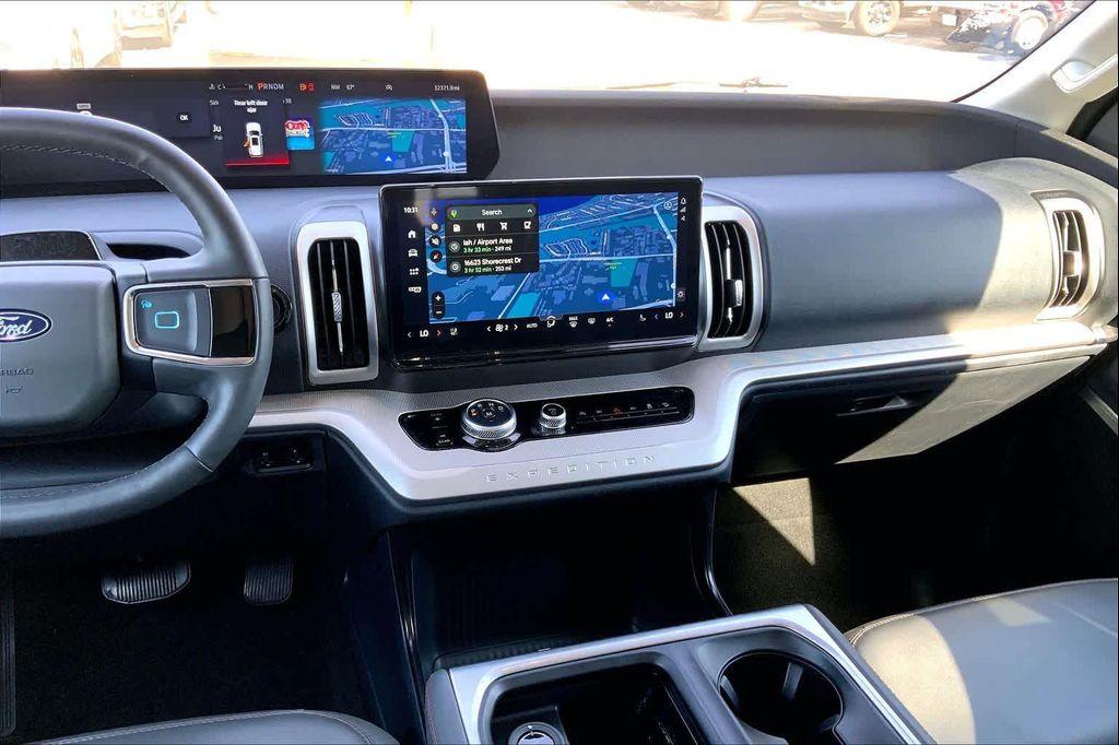 used 2025 Ford Expedition car, priced at $56,644