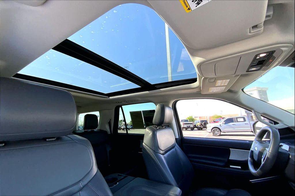 used 2025 Ford Expedition car, priced at $56,644