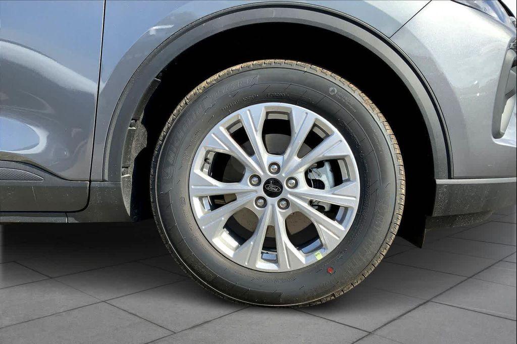 new 2026 Ford Escape car, priced at $32,218