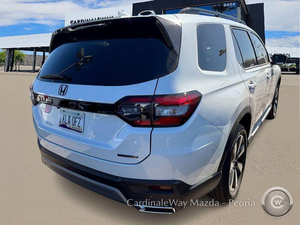 used 2025 Honda Pilot car, priced at $41,894