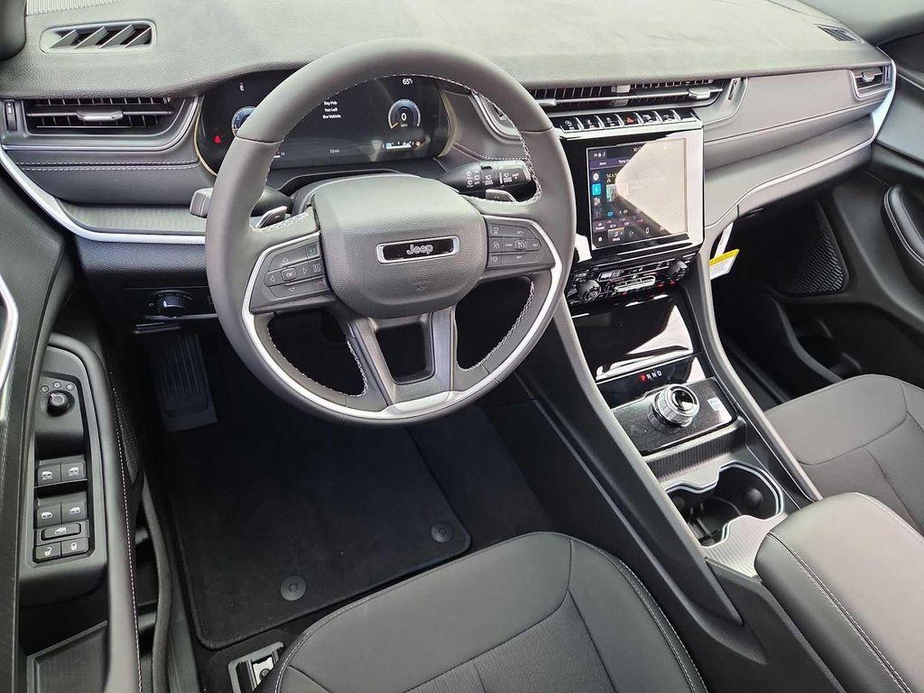 new 2025 Jeep Grand Cherokee car, priced at $34,920