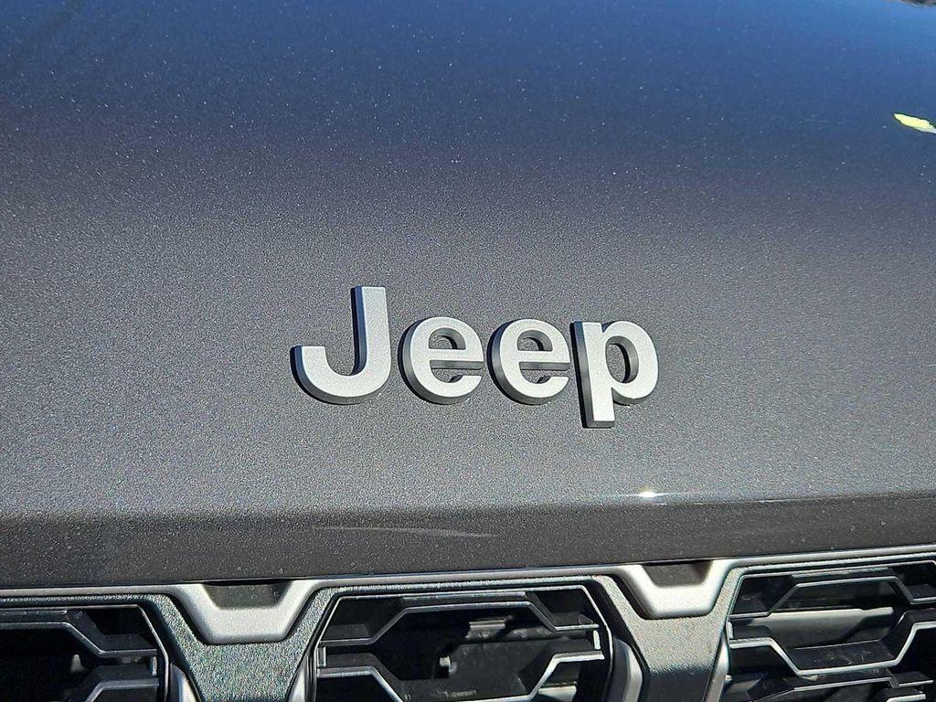new 2026 Jeep Grand Cherokee car, priced at $46,000