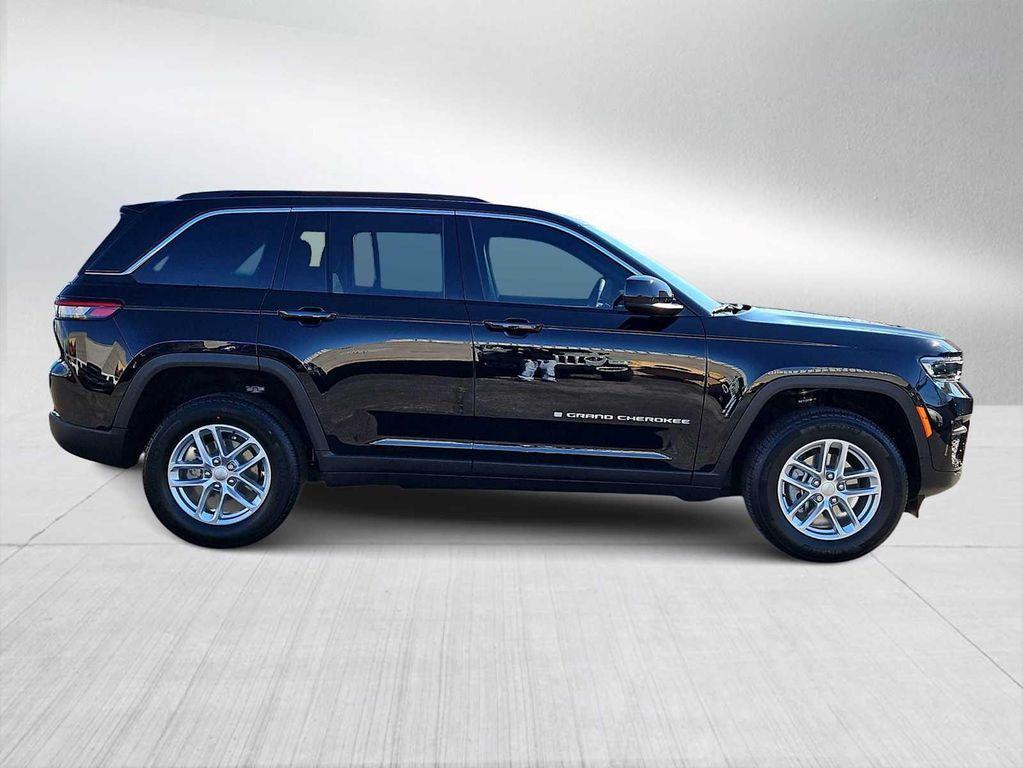 new 2026 Jeep Grand Cherokee car, priced at $41,080
