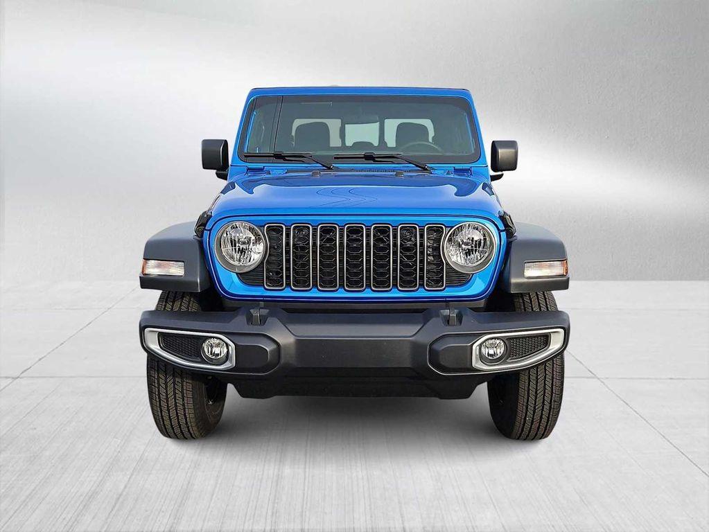 new 2026 Jeep Gladiator car, priced at $40,445