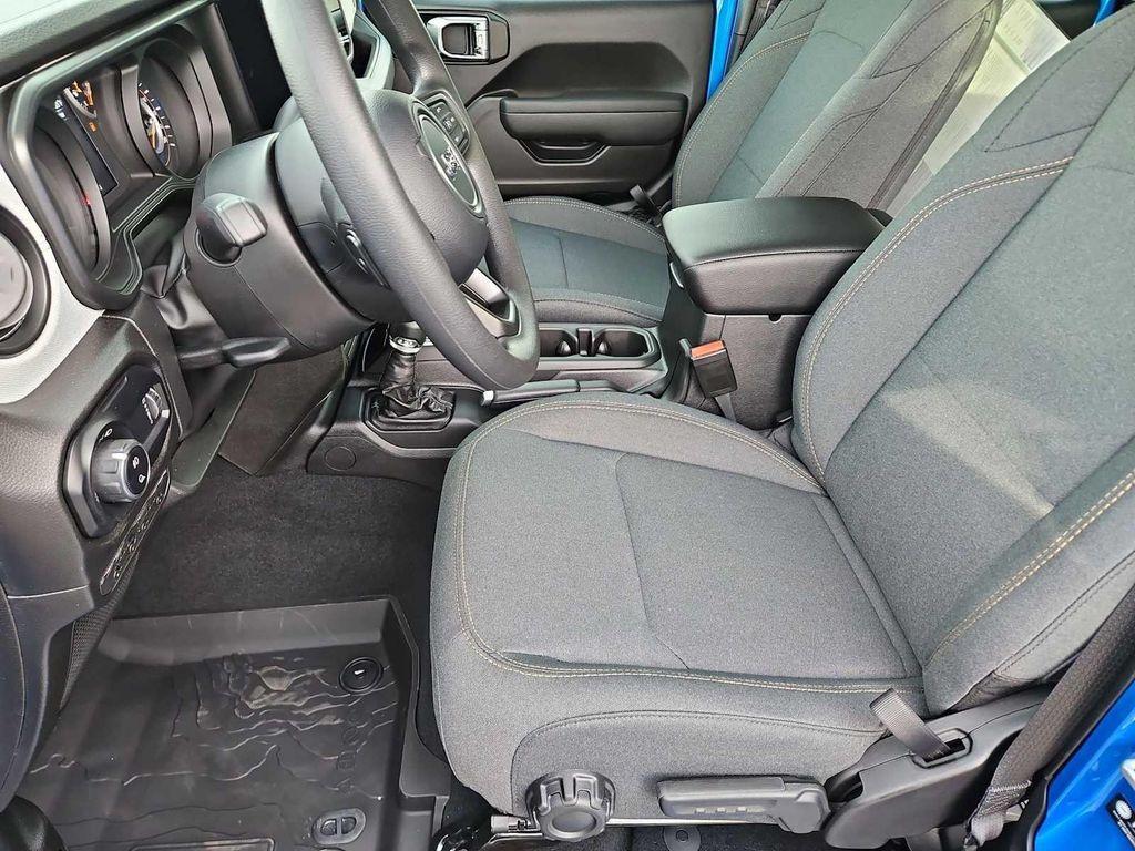 new 2026 Jeep Gladiator car, priced at $40,445