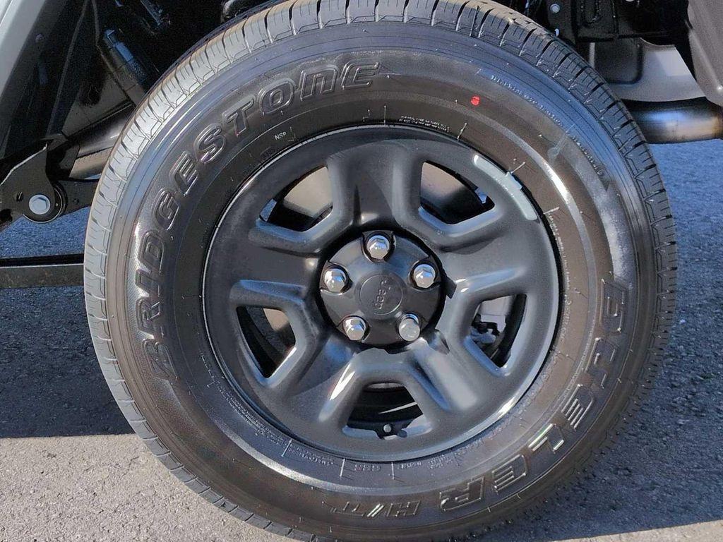 new 2026 Jeep Gladiator car, priced at $41,040