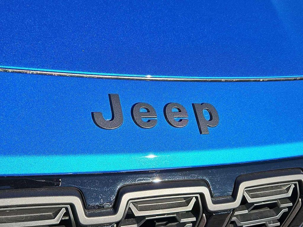 new 2026 Jeep Cherokee car, priced at $41,995