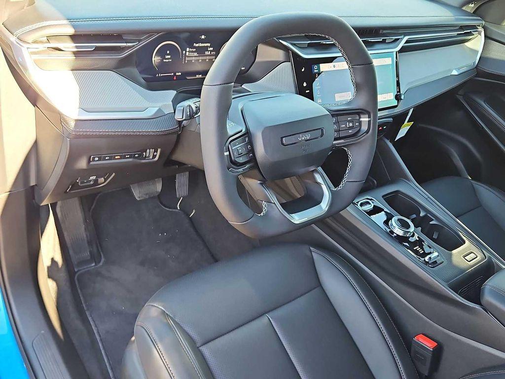 new 2026 Jeep Cherokee car, priced at $41,995