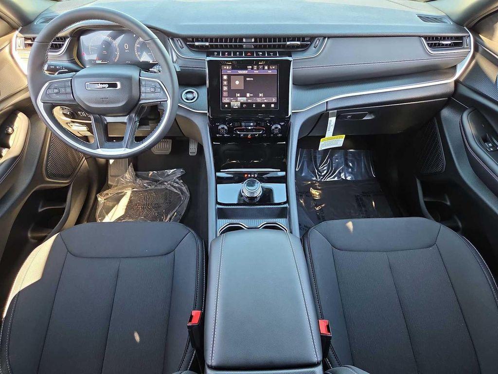 new 2025 Jeep Grand Cherokee car, priced at $32,920