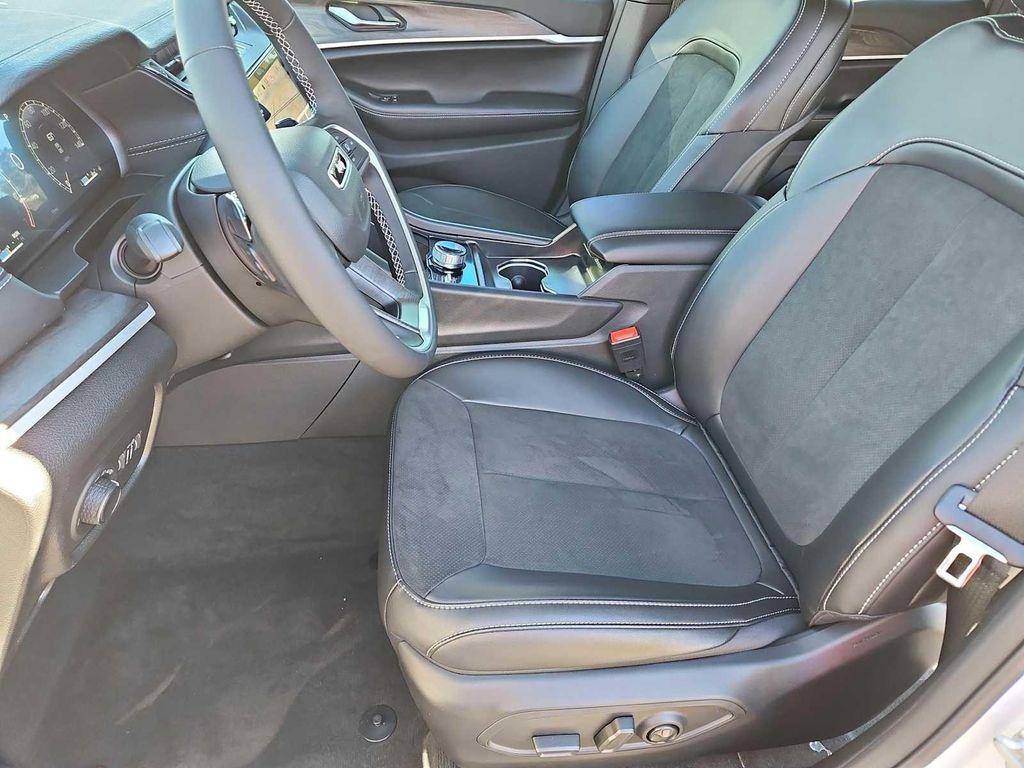 new 2026 Jeep Grand Cherokee car, priced at $43,430