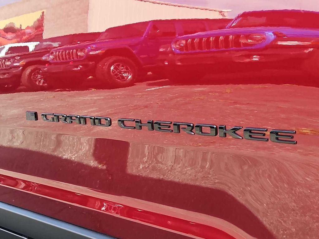 new 2026 Jeep Grand Cherokee car, priced at $43,930