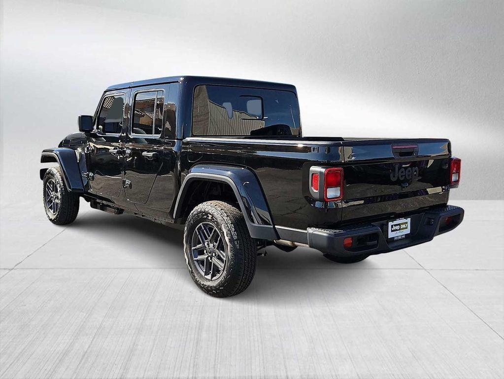 new 2026 Jeep Gladiator car, priced at $40,500